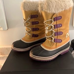 Girls Sorel “Yoot Pac Nylon Boot”